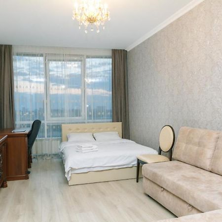 Apart Assistant On Smart Plaza Kyiv Exterior photo