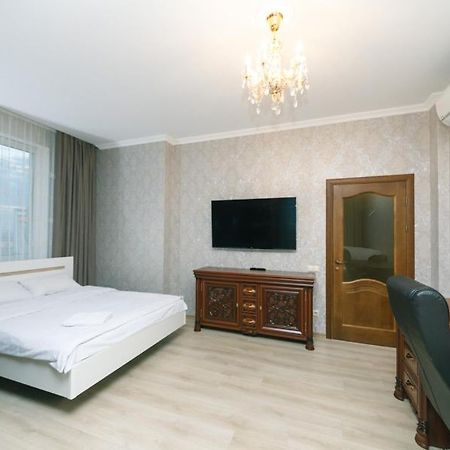 Apart Assistant On Smart Plaza Kyiv Exterior photo