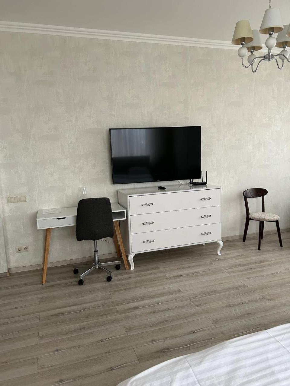 Apart Assistant On Smart Plaza Kyiv Exterior photo