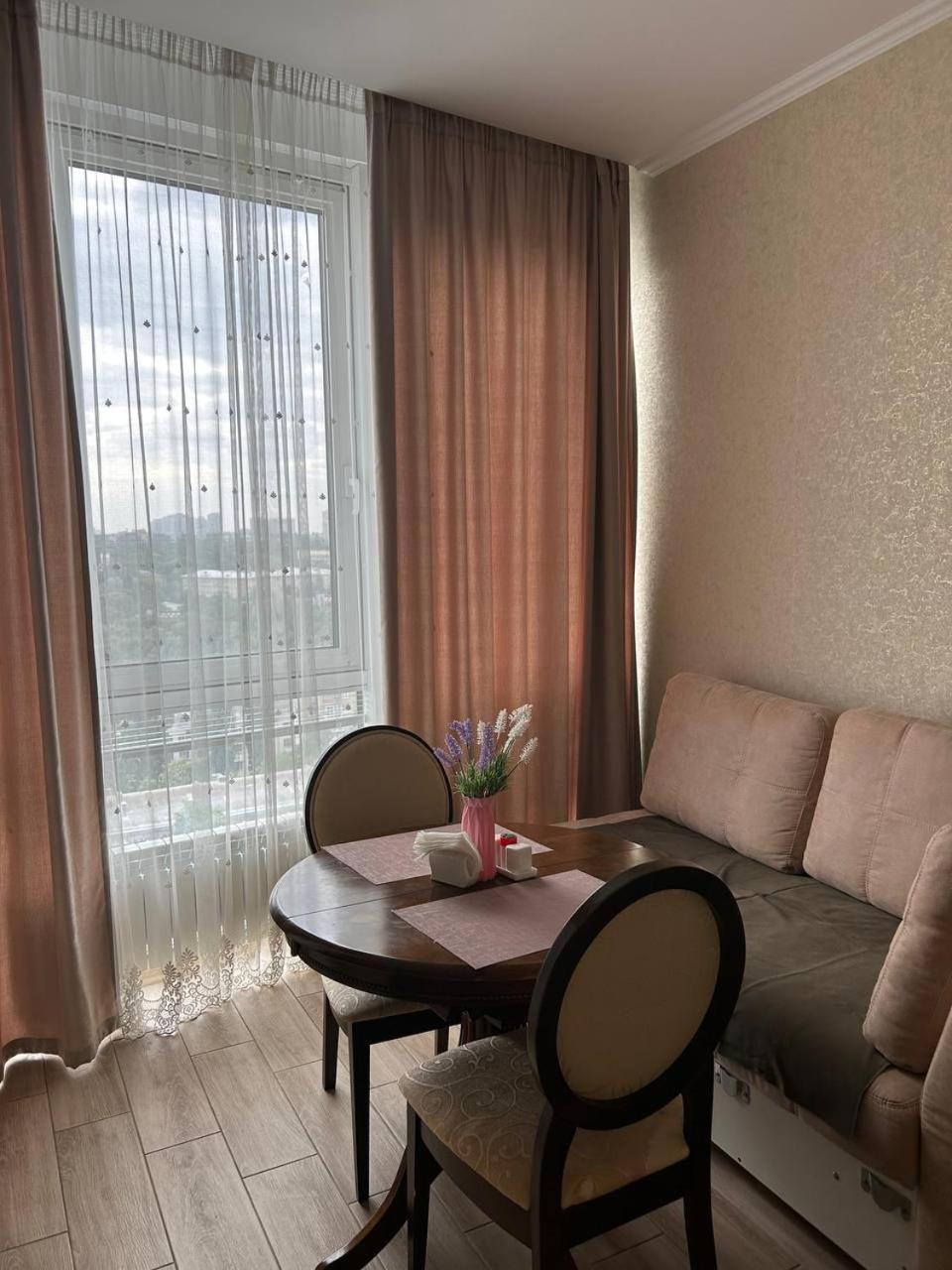 Apart Assistant On Smart Plaza Kyiv Exterior photo